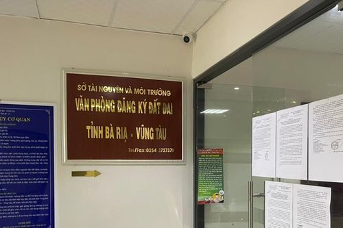 Bắt 1 nhân viên chi nhánh văn phòng đăng ký đất đai ở Bà Rịa - Vũng Tàu