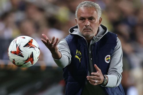 Newcastle tìm cách đưa Mourinho trở lại Anh