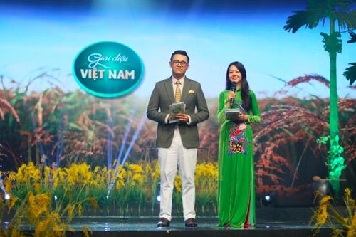 Hai MC nổi tiếng VTV kết hợp ăn ý trong 'Giai điệu Việt Nam'