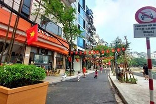 Diện mạo mới tại phố đi bộ hồ Ngọc Khánh