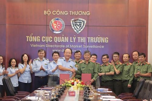 Bảo vệ người tiêu dùng trên môi trường thương mại điện tử