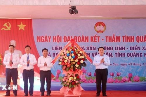 Quảng Ninh: Tưng bừng ngày hội Đại đoàn kết dân tộc tại xã Bản Sen