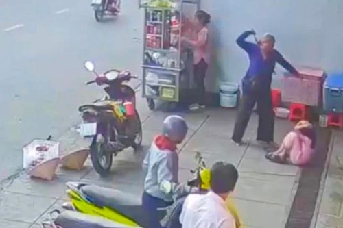 Củng cố hồ sơ xử lý người mẹ đánh con gái 8 tuổi dã man giữa chợ