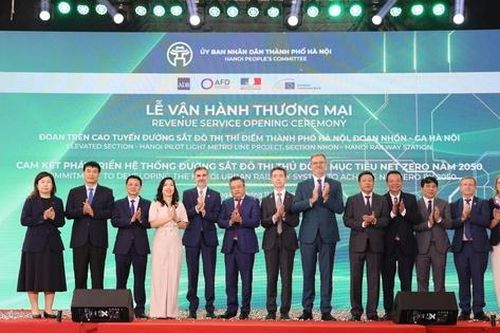 Metro Nhổn - ga Hà Nội trở thành biểu tượng cho cam kết Net Zero của Hà Nội