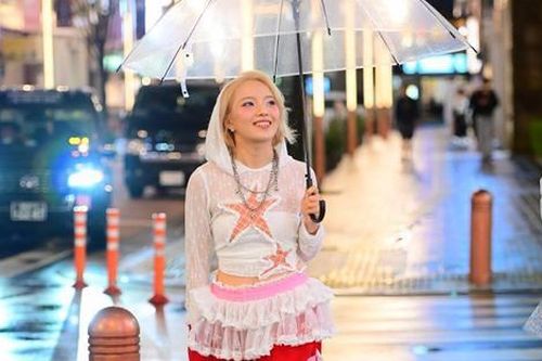 Độc lạ chuyện nữ ca sĩ gen Z 'debut' từ công nghệ AI