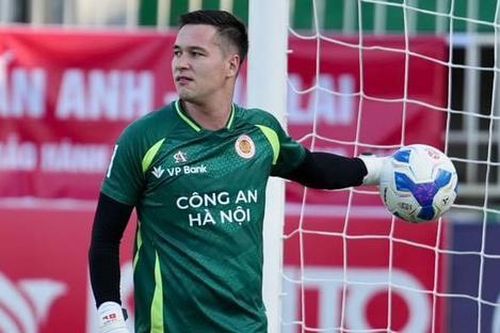 Thủ môn Nguyễn Filip làm dậy sóng khi thua HAGL