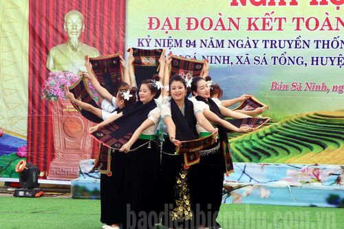 Tưng bừng Ngày hội Đại đoàn kết ở Sá Ninh