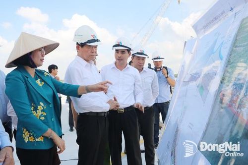 Đầu tư ra hướng biển