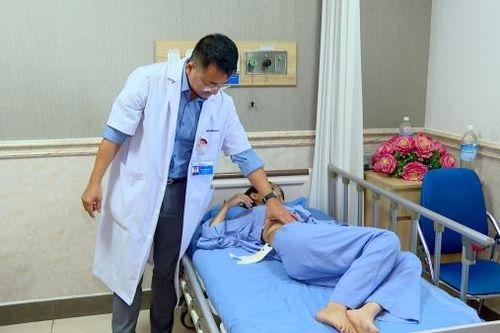Mổ khối bướu hiếm gặp cho người phụ nữ 29 tuổi
