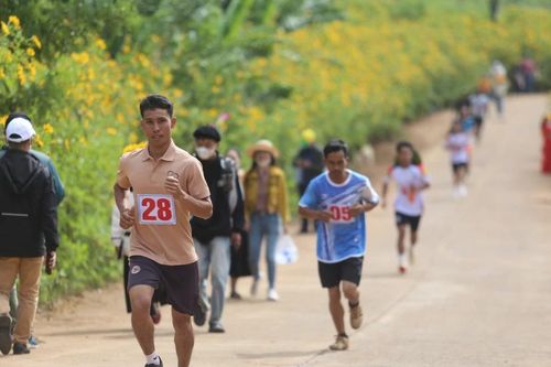 Đầy ắp tiếng cười ở hội thi thể thao tại Chư Đang Ya