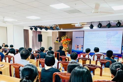 Gia Lai: Hội thảo điều trị u tuyến giáp, suy giãn tĩnh mạch bằng phương pháp đốt sóng cao tần