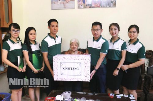 Ghi nhận công tác xây dựng Đảng tại Chi bộ cơ sở Vietcombank Chi nhánh Ninh Bình