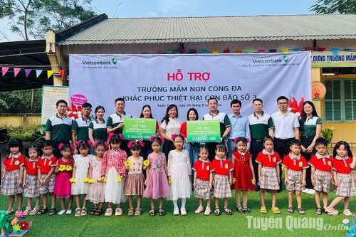 Vietcombank hỗ trợ 50 triệu đồng cho Trường Mầm non Công Đa khắc phục thiệt hại cơn bão số 3