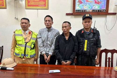 CSGT bắt 2 đối tượng vận chuyển trái phép chất ma túy