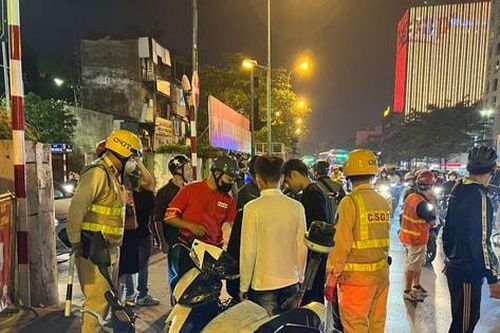 Hà Nội: Xuyên đêm bắt giữ nhiều 'quái xế' ngông cuồng