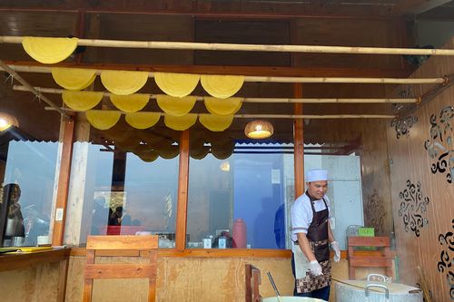 Thưởng thức phở ngô trên cao nguyên đá