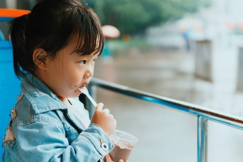 Bổ sung canxi cho trẻ thế nào để không bị còi xương?