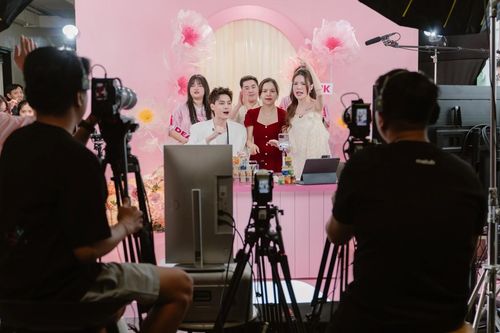 Sàn thương mại điện tử livestream xuyên đêm Lễ độc thân 11/11
