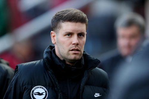 HLV nhỏ tuổi hơn Messi thành 'hiện tượng' Premier League