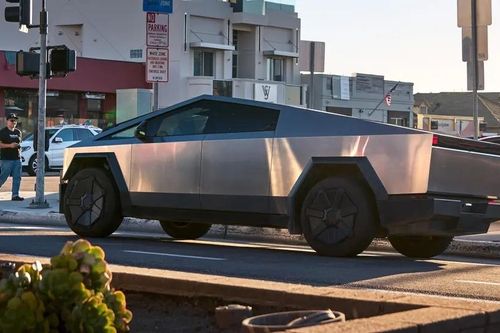 Giá thuê Tesla Cybertruck gây bất ngờ