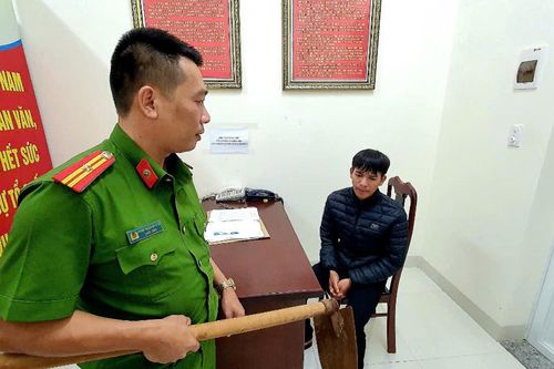 Mâu thuẫn trong bữa tiệc em trai dùng cuốc bổ vào đầu anh tử vong