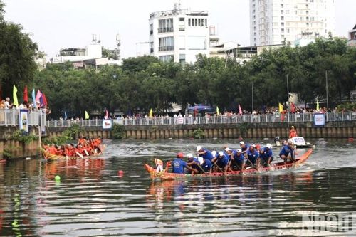 Sôi nổi Lễ hội đua ghe Ngo 2024 tại Thành phố Hồ Chí Minh