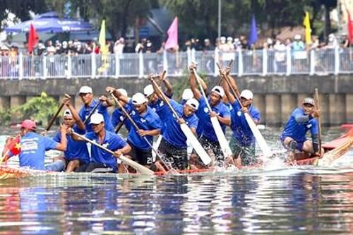 Sôi nổi tranh tài đua ghe Ngo tại TP Hồ Chí Minh