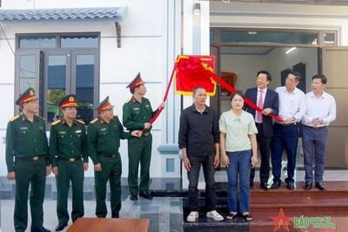 Lực lượng vũ trang TP Móng Cái (Quảng Ninh): Khánh thành, bàn giao 'Nhà đồng đội'