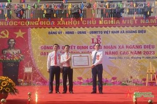 Xã Hoàng Diệu đón Bằng công nhận xã đạt chuẩn nông thôn mới nâng cao
