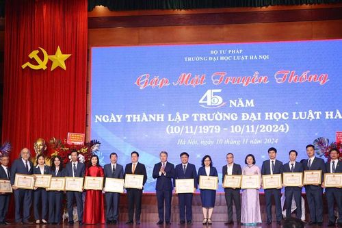 Trường ĐH Luật Hà Nội kỷ niệm 45 năm thành lập