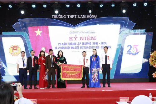 Vững bước tiến lên cùng niềm tin thắng lợi