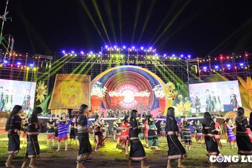 Gia Lai: 'Vũ khúc Dã quỳ - Chư Đang Ya' vang vọng âm thanh cồng chiêng