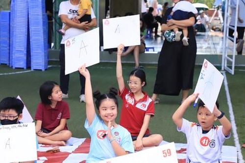 Bạn trẻ khai phá công nghệ trí tuệ nhân tạo AI