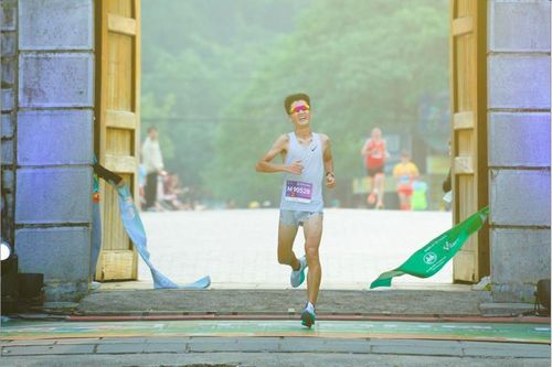 Kỷ lục đường đua được thiết lập tại Trang An Marathon 2024