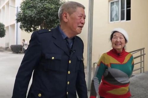 Nhờ truyền hình tìm lại mối tình đầu, bà lão 68 tuổi phát hiện điều không ngờ