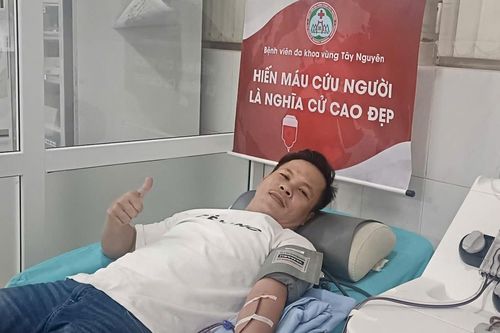 Đại úy Công an ở Đắk Nông hiến tiểu cầu cứu 2 cháu nhỏ trong đêm