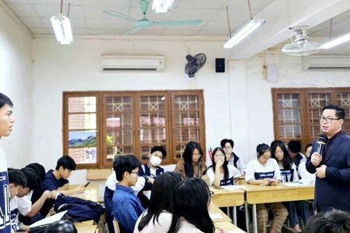 Phó Hiệu trưởng Trường ĐH Giáo dục: Cách chọn nghề để không bị AI thay thế