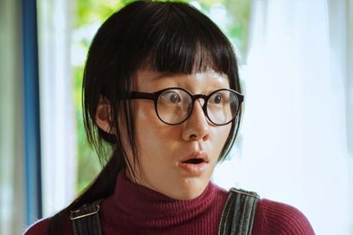Nhan sắc khác lạ gây sốc của Uyển Ân - em gái Trấn Thành