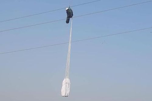 Xí nghiệp Lưới điện cao thế đề nghị Công an xử lý nghiêm Đội Dù lượn Hà Nội