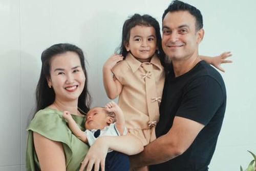 Võ Hạ Trâm và chồng Ấn Độ làm tiệc đầy tháng cho quý tử
