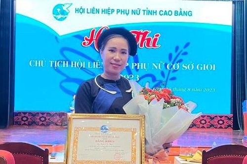 Người gìn giữ và phát huy vốn dân ca, dân vũ ở vùng đất thác Bản Giốc