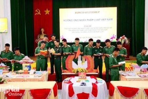 Tiếp tục nâng cao ý thức chấp hành pháp luật Nhà nước, kỷ luật quân đội