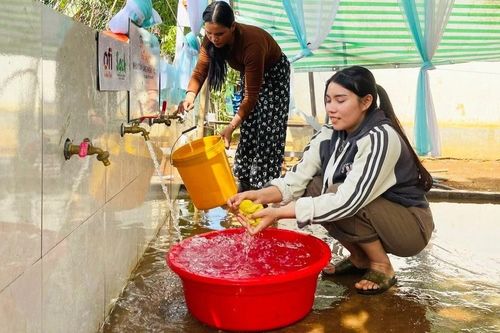 Nước sạch về làng