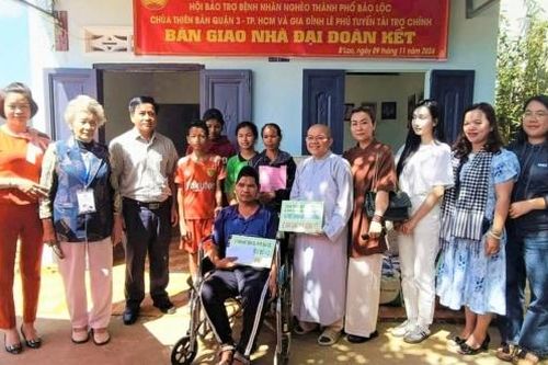 Bảo Lộc: Trao tặng nhà đại đoàn kết cho hộ nghèo