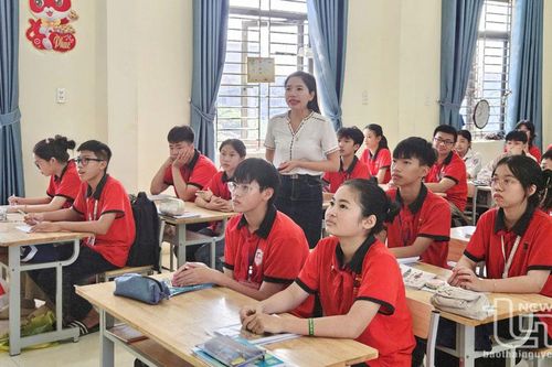 Siết quản lý học sinh sử dụng điện thoại trong trường học