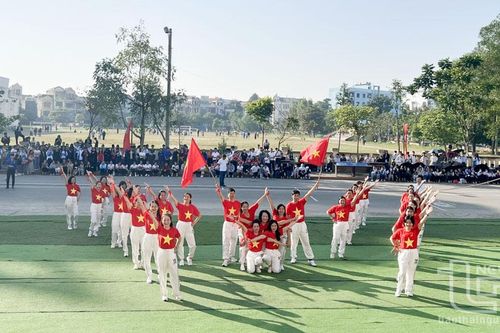 Hơn 200 vận động viên tham gia Ngày hội thể thao Trường Đại học Sư phạm