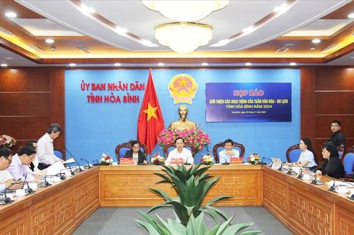 Tiếp tục kích cầu, phát triển du lịch bền vững