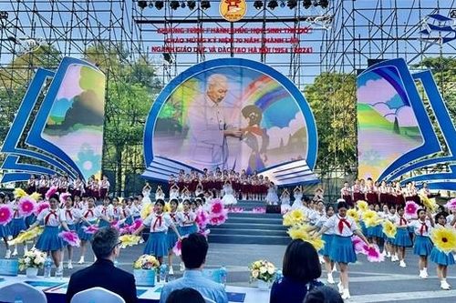 Khơi dậy niềm tự hào, lòng yêu nước, yêu Thủ đô cho các thế hệ học sinh Hà Nội