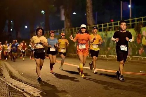 Chạy marathon trên phố: cần điều chỉnh để ai cũng vui