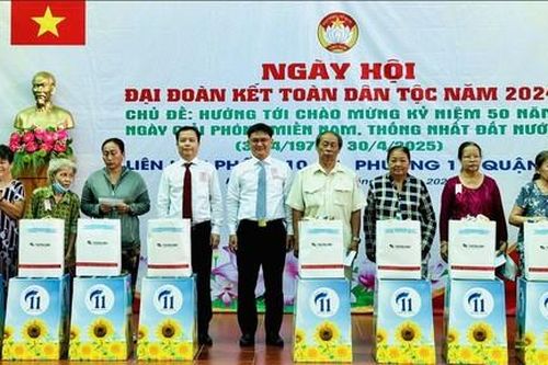 Ngày hội Đại đoàn kết toàn dân tộc tại Phường 11, Quận 6 sôi nổi, thiết thực